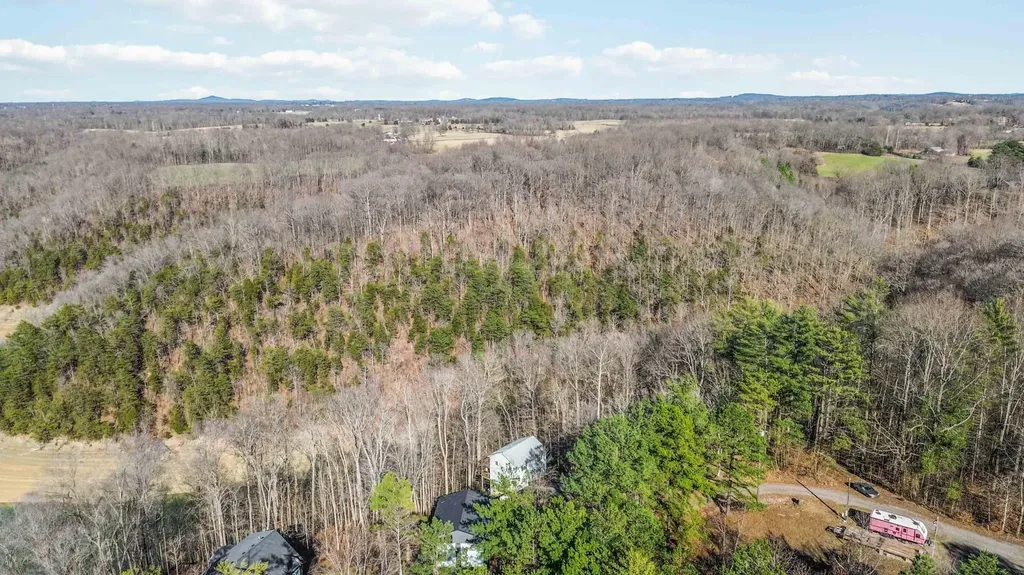 112 R. Russell Road Russell Springs KY 42642