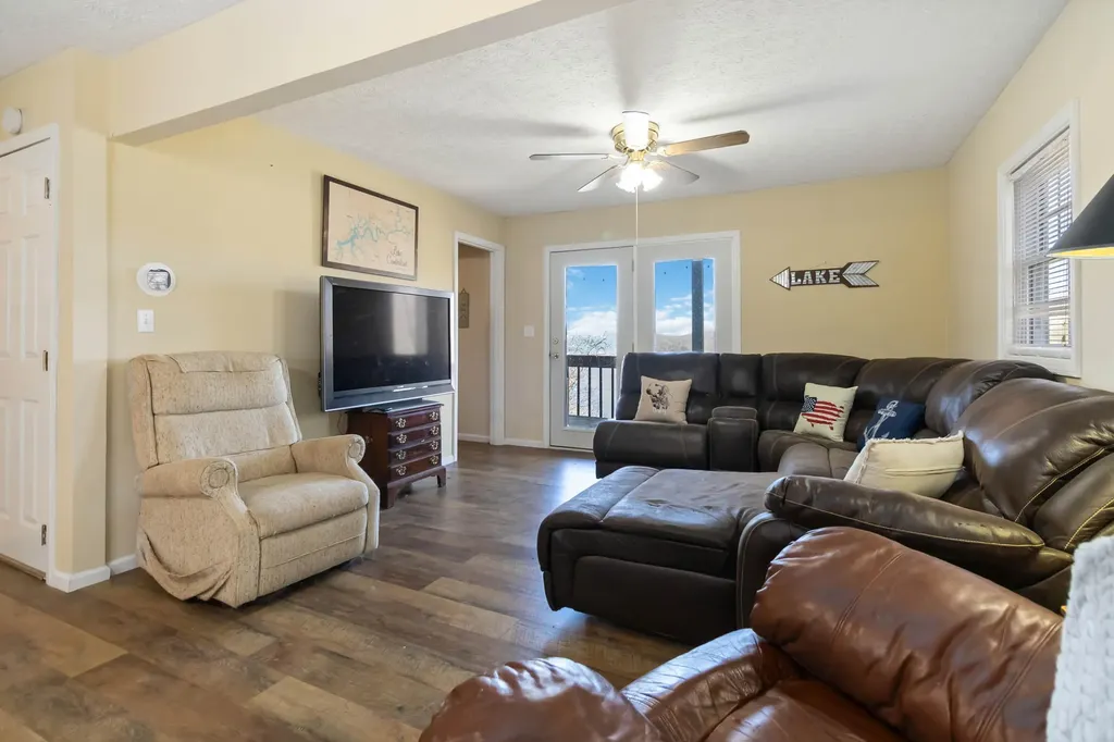 112 R. Russell Road Russell Springs KY 42642