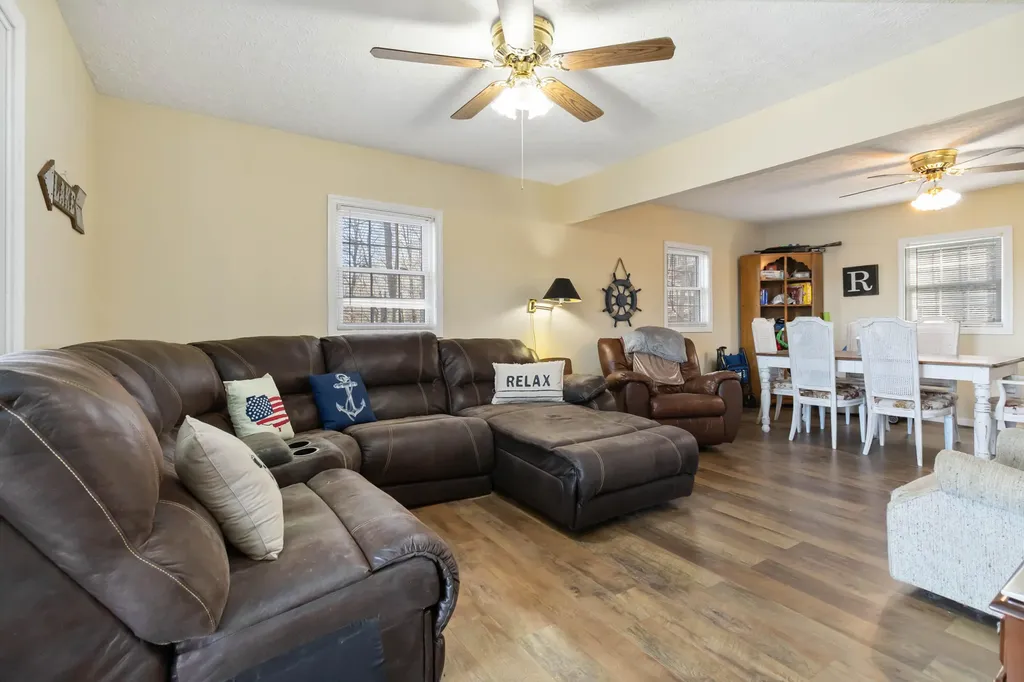 112 R. Russell Road Russell Springs KY 42642