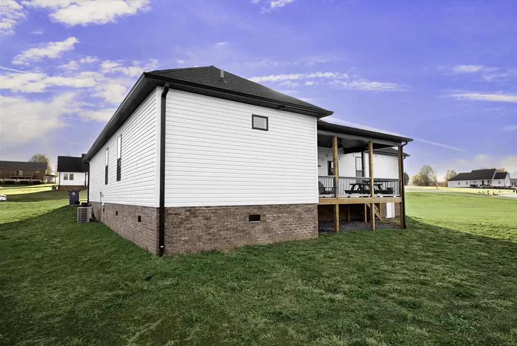 909 Milward Drive Harrodsburg KY 40330