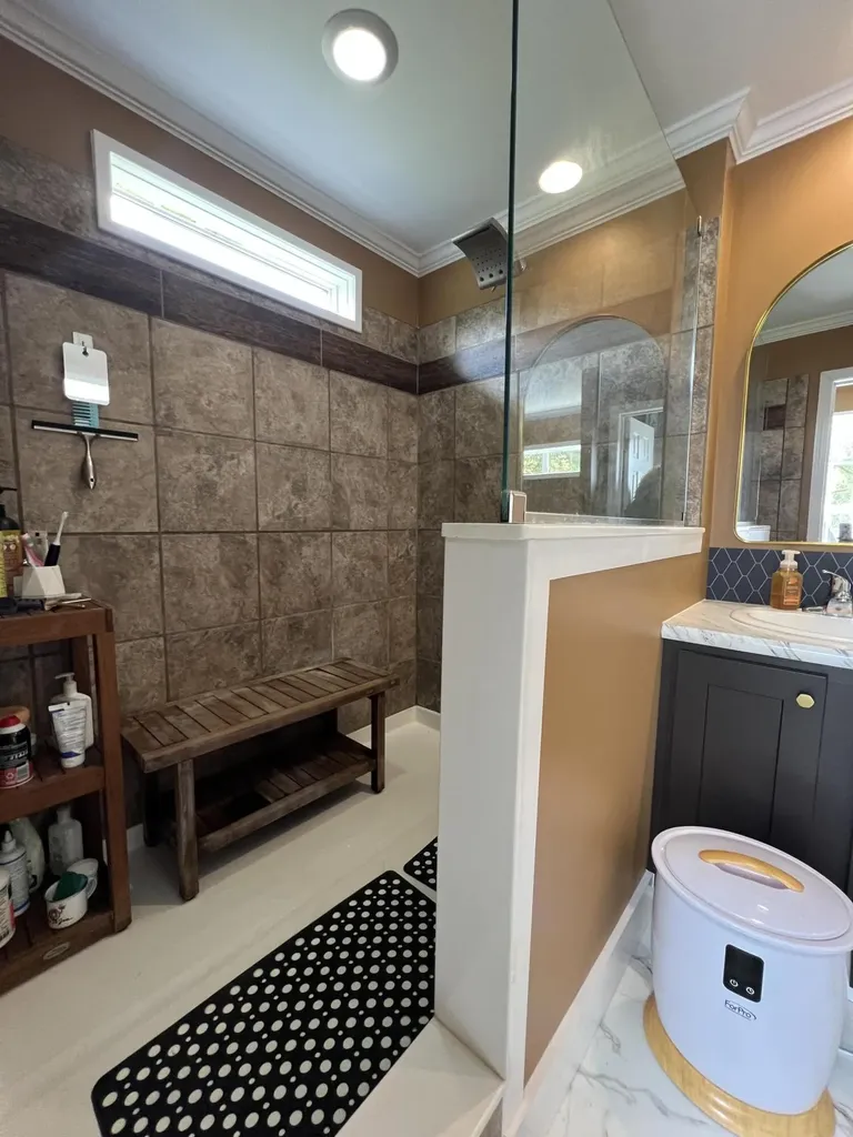 13735 Ky-66 Oneida KY 40972