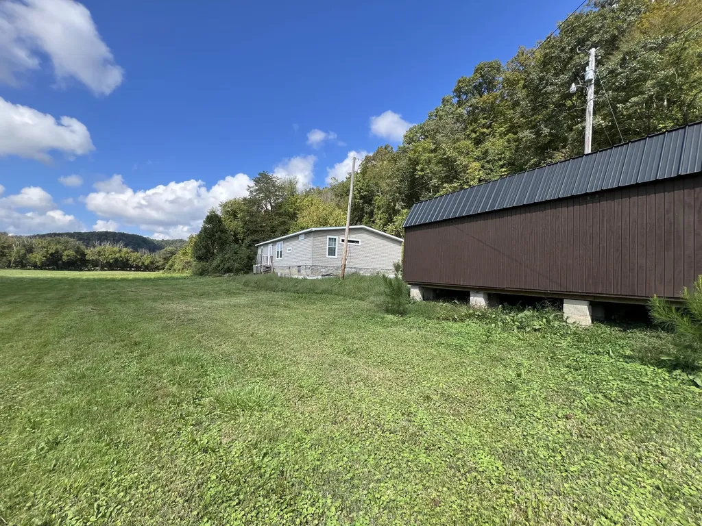 13735 Ky-66 Oneida KY 40972