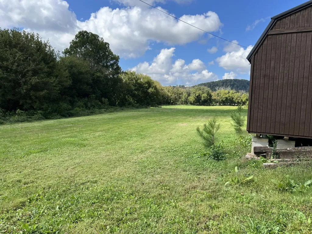 13735 Ky-66 Oneida KY 40972