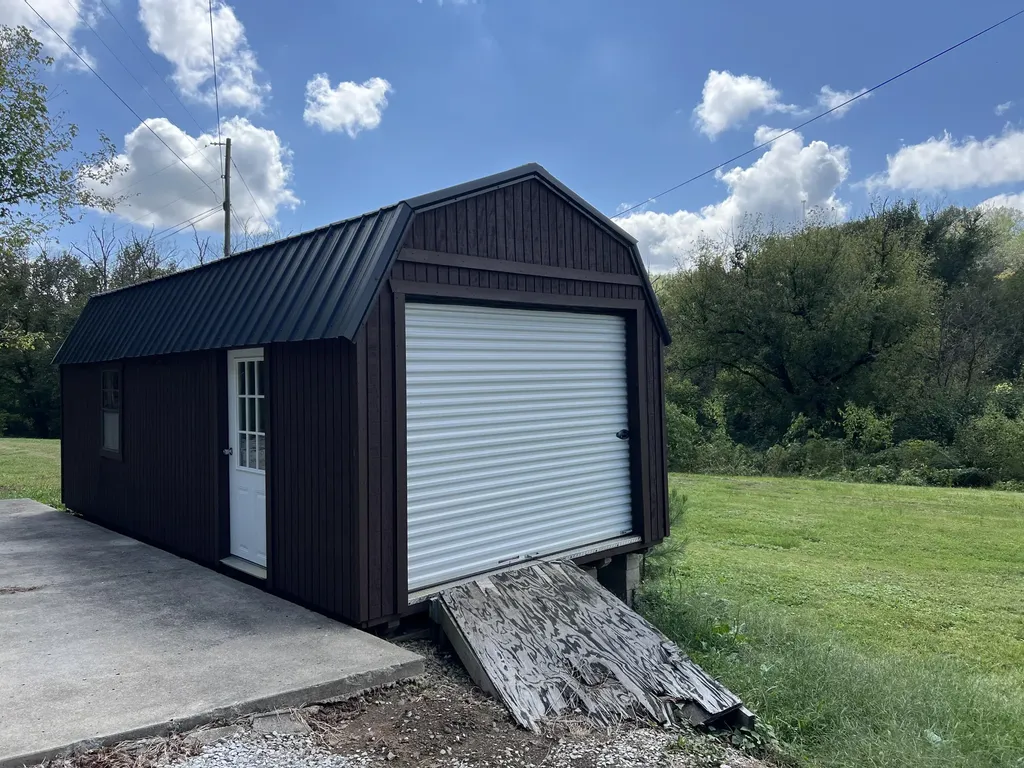 13735 Ky-66 Oneida KY 40972