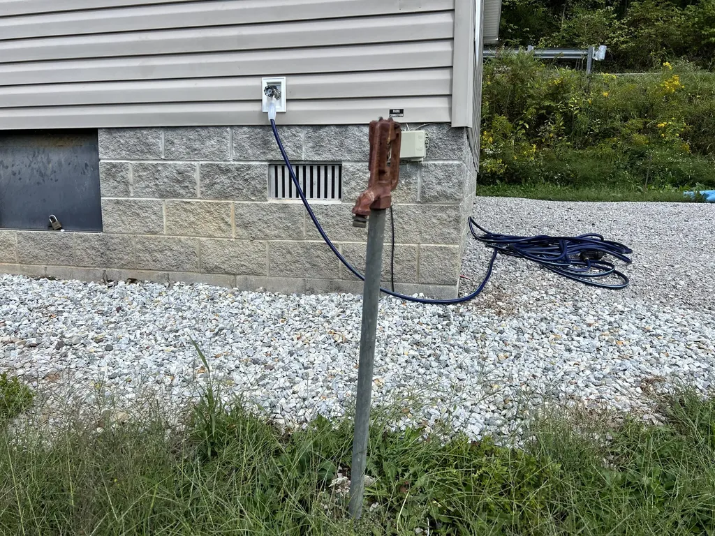 13735 Ky-66 Oneida KY 40972