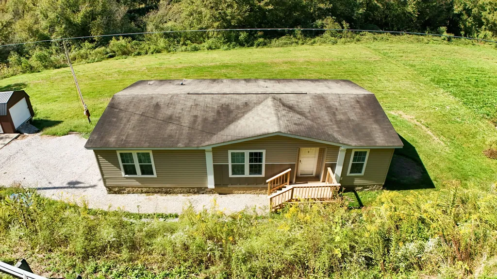13735 Ky-66 Oneida KY 40972