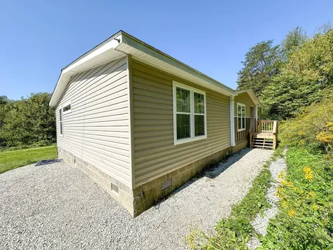 13735 KY-66 Oneida KY 40972