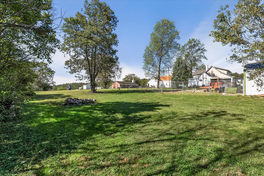 135 Key Highway 467 W Sparta KY 41086
