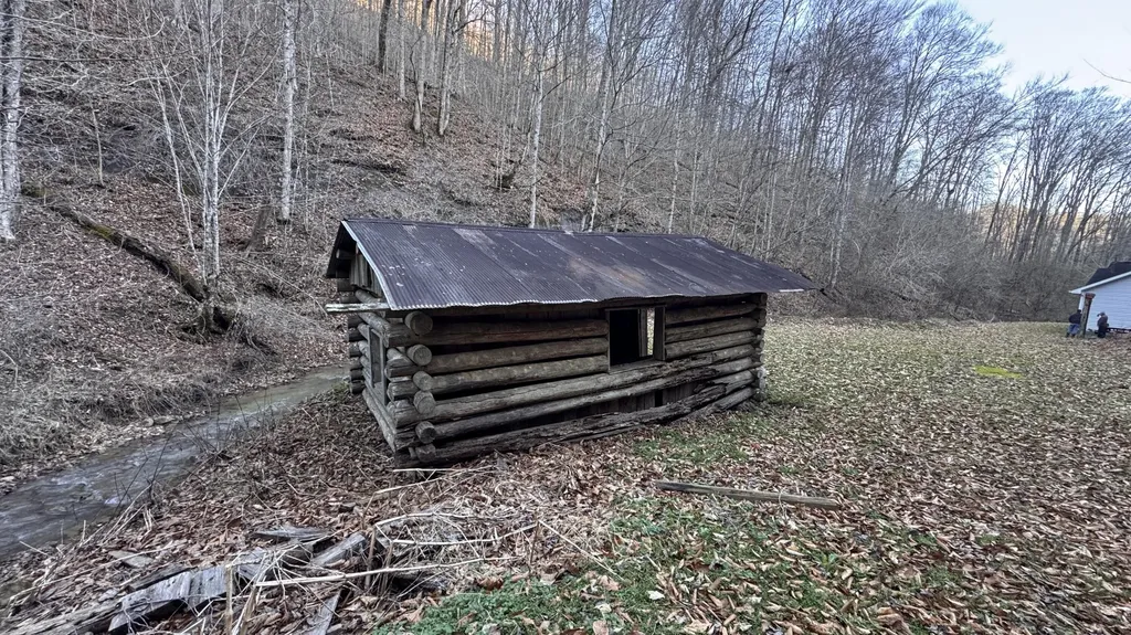 421 Wren Branch Road Oneida KY 40972
