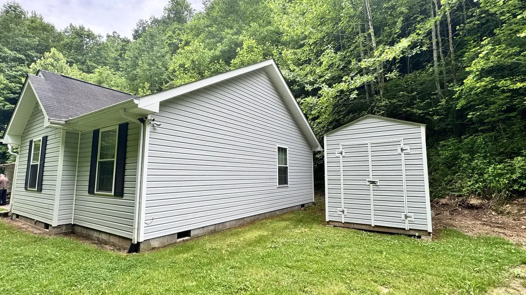 421 Wren Branch Road Oneida KY 40972