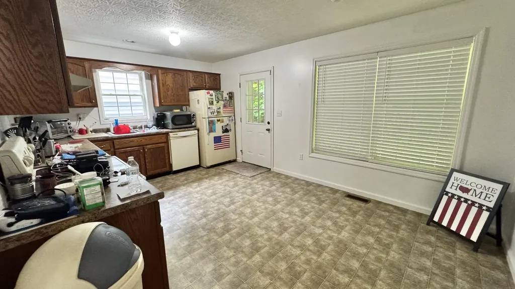421 Wren Branch Road Oneida KY 40972