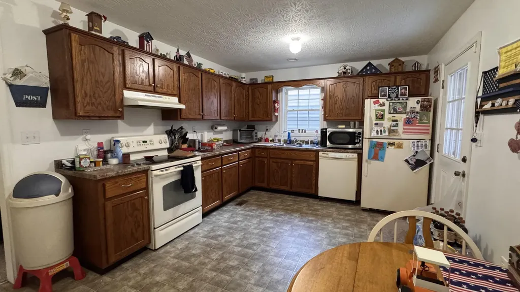 421 Wren Branch Road Oneida KY 40972