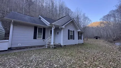 421 Wren Branch Road Oneida KY 40972