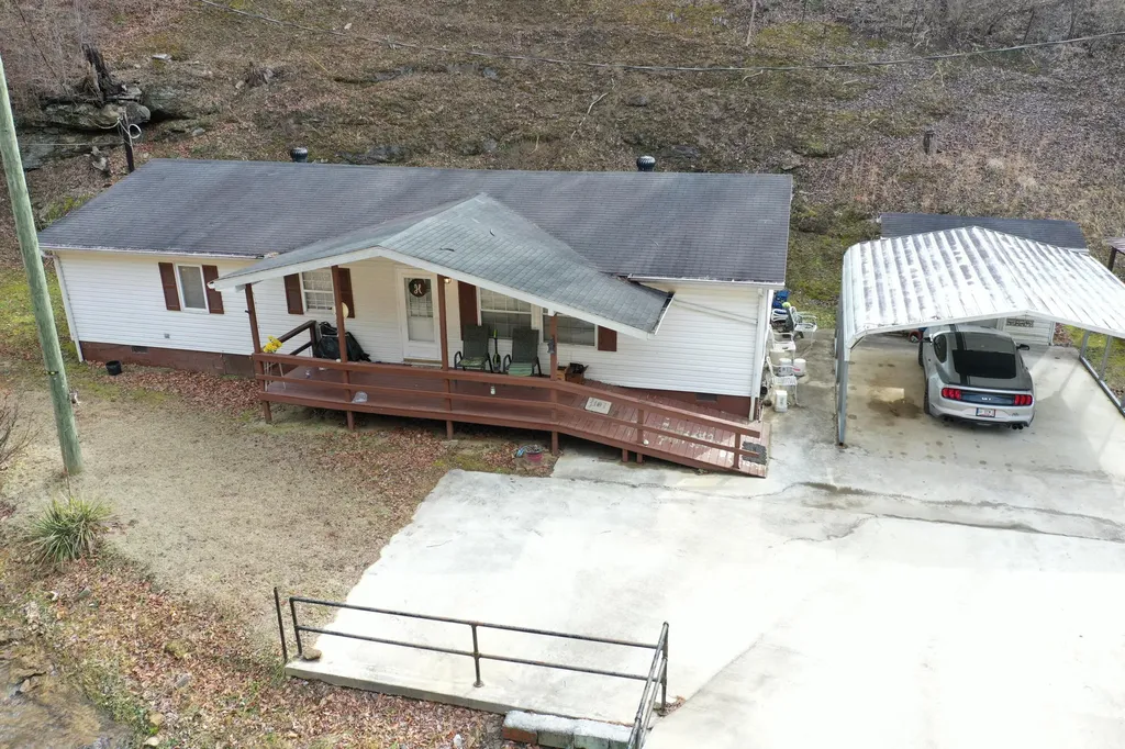 944 Possum Trot Road Hindman KY 41822