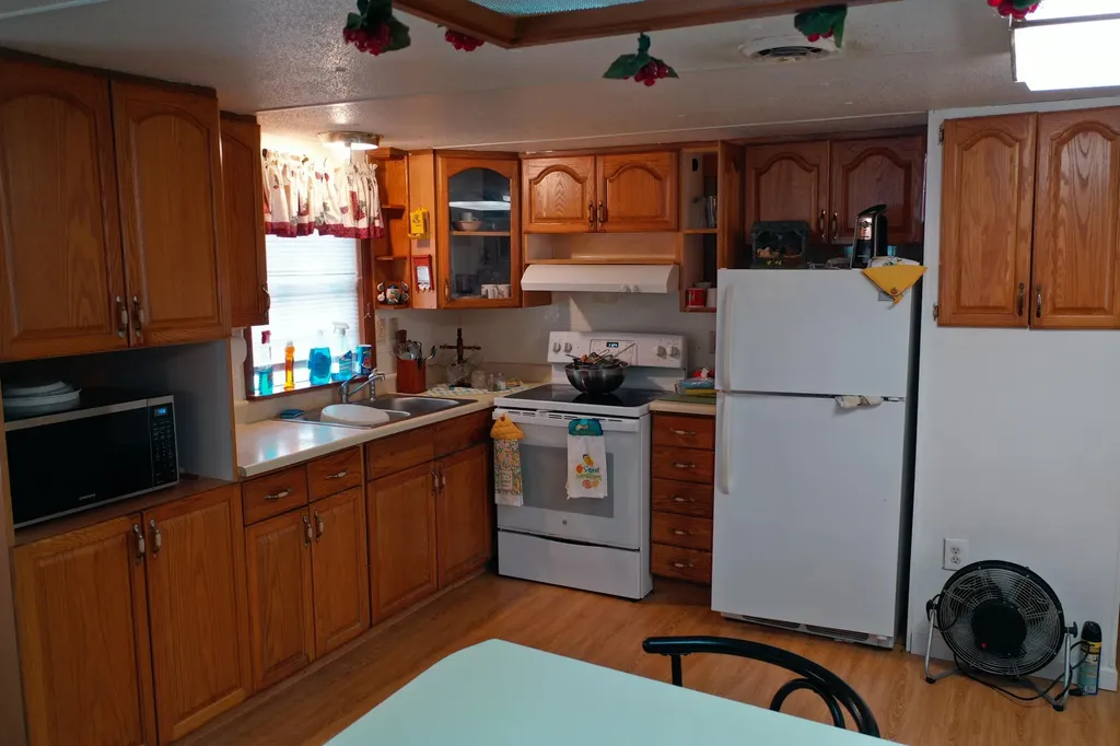 944 Possum Trot Road Hindman KY 41822
