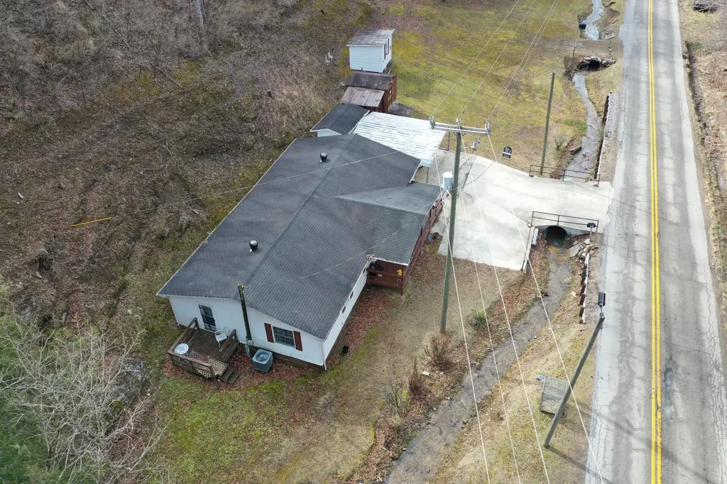 944 Possum Trot Road Hindman KY 41822
