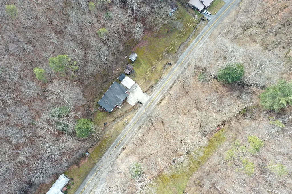 944 Possum Trot Road Hindman KY 41822
