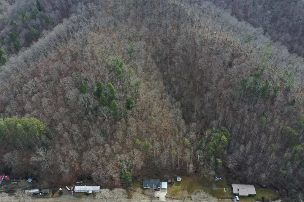 944 Possum Trot Road Hindman KY 41822