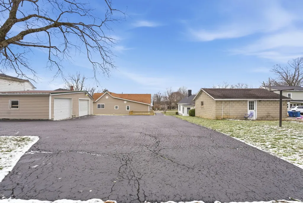 433 N College Street Harrodsburg KY 40330