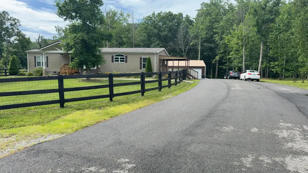 359 Pin Oak Hill Road Stanford KY 40484