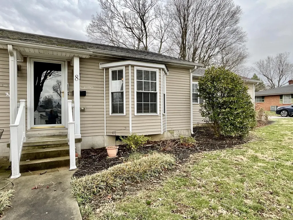 8 Chenault Drive Mt Sterling KY 40353
