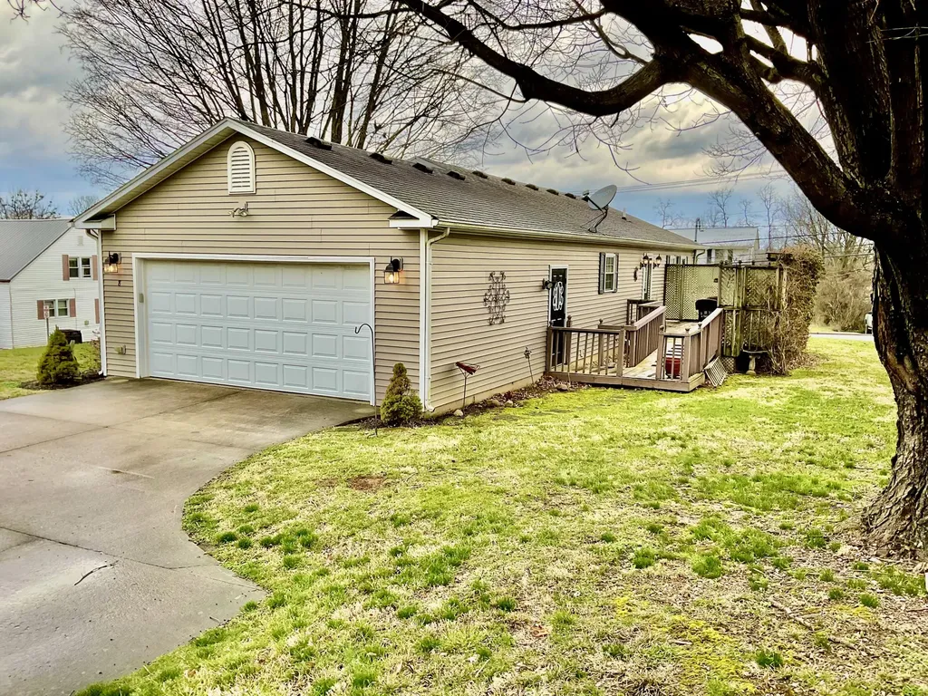 8 Chenault Drive Mt Sterling KY 40353