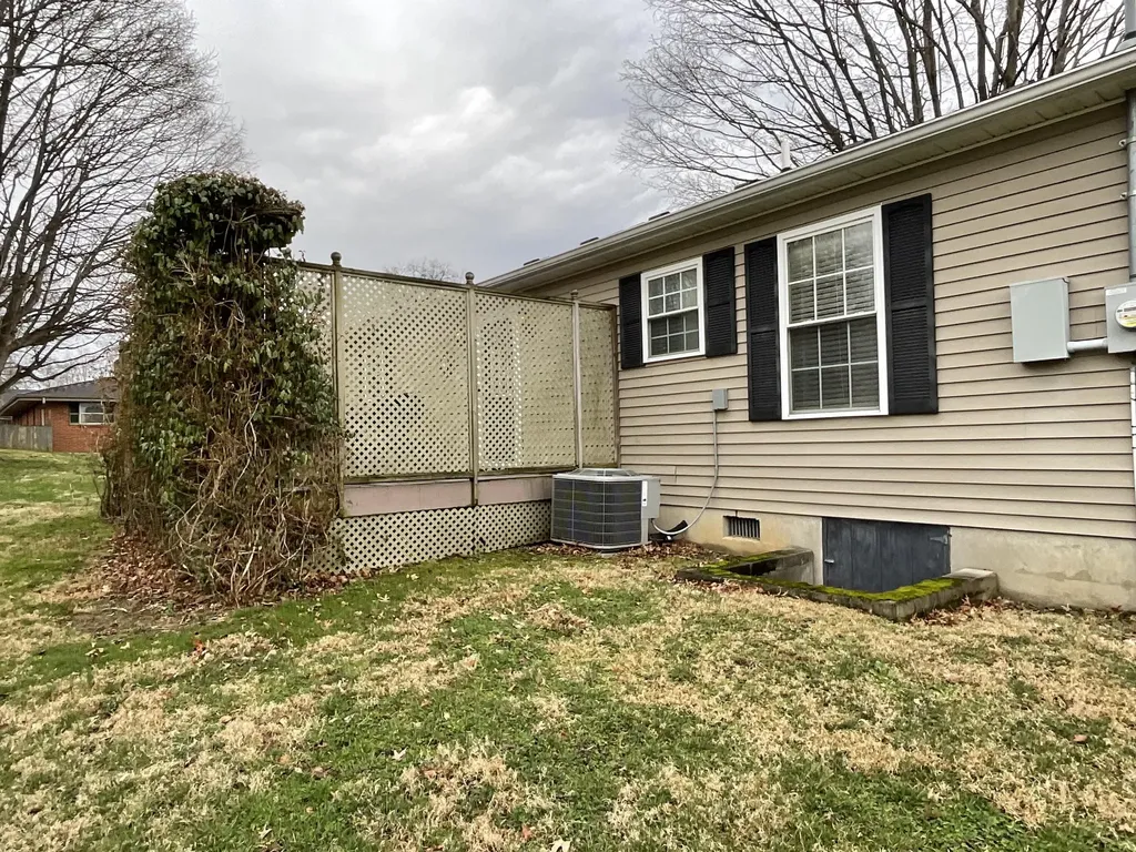 8 Chenault Drive Mt Sterling KY 40353