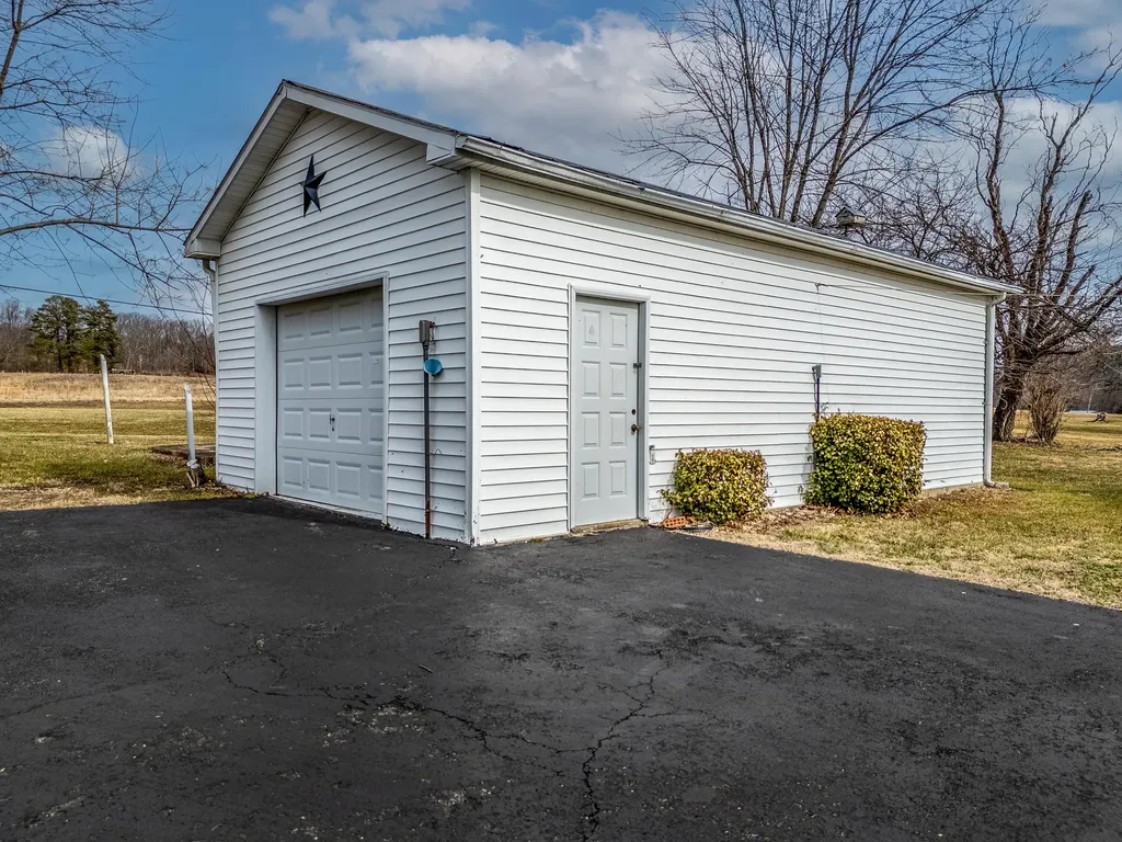 6651 S Highway 211 Salt Lick KY 40371