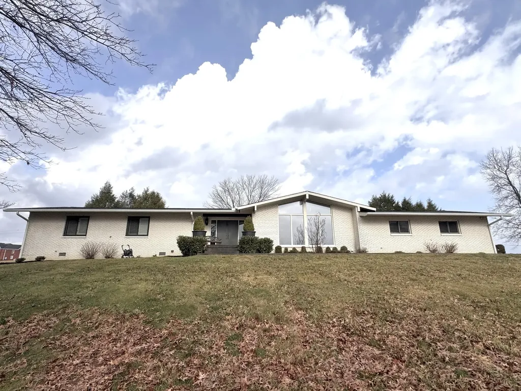 940 West Laurel Road London KY 40741