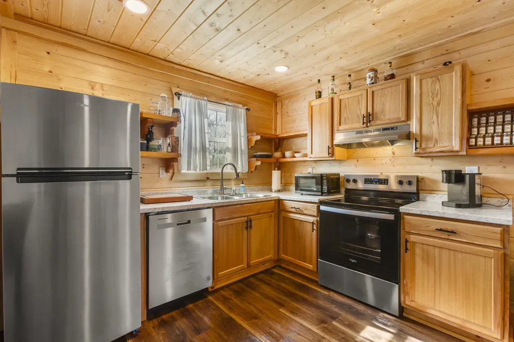 197 Russell Drive Campton KY 41301