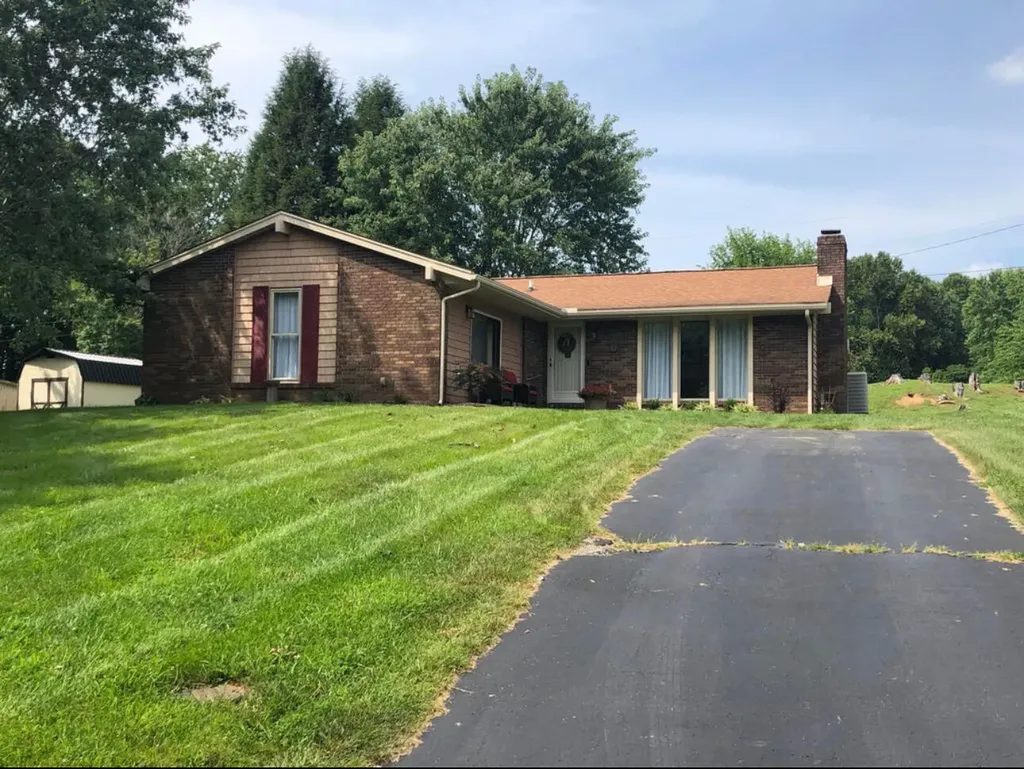 181 Shawnee Drive Vanceburg KY 41179
