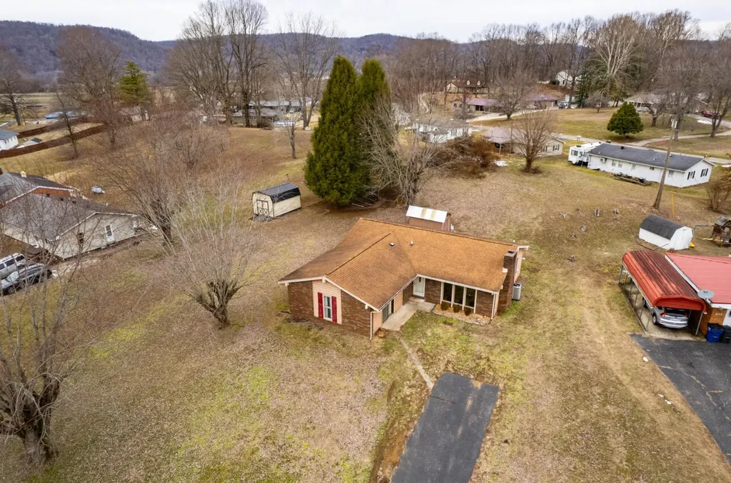 181 Shawnee Drive Vanceburg KY 41179