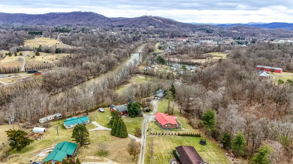 79 Falin Lane Williamsburg KY 40769