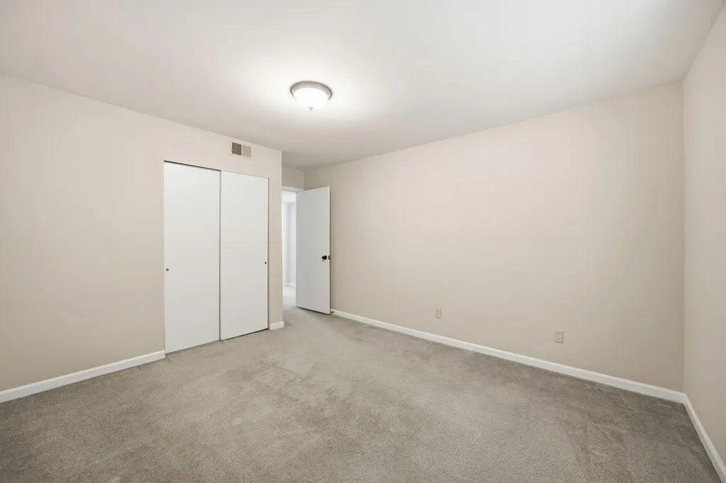 1068 Armstrong Mill Road Lexington KY 40517