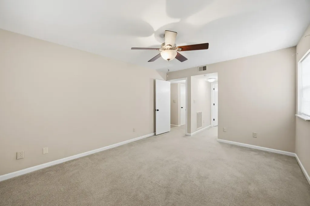 1068 Armstrong Mill Road Lexington KY 40517