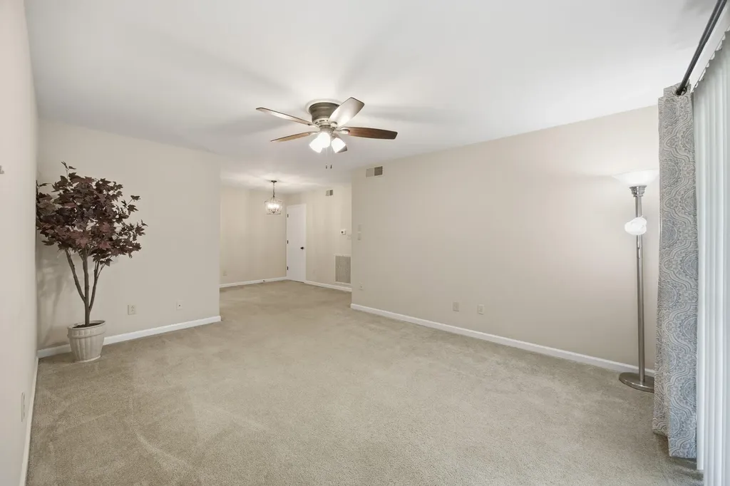 1068 Armstrong Mill Road Lexington KY 40517