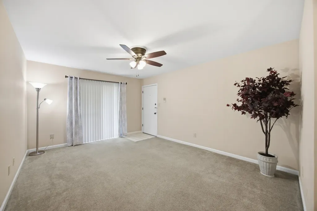 1068 Armstrong Mill Road Lexington KY 40517