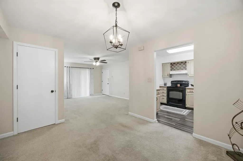 1068 Armstrong Mill Road Lexington KY 40517