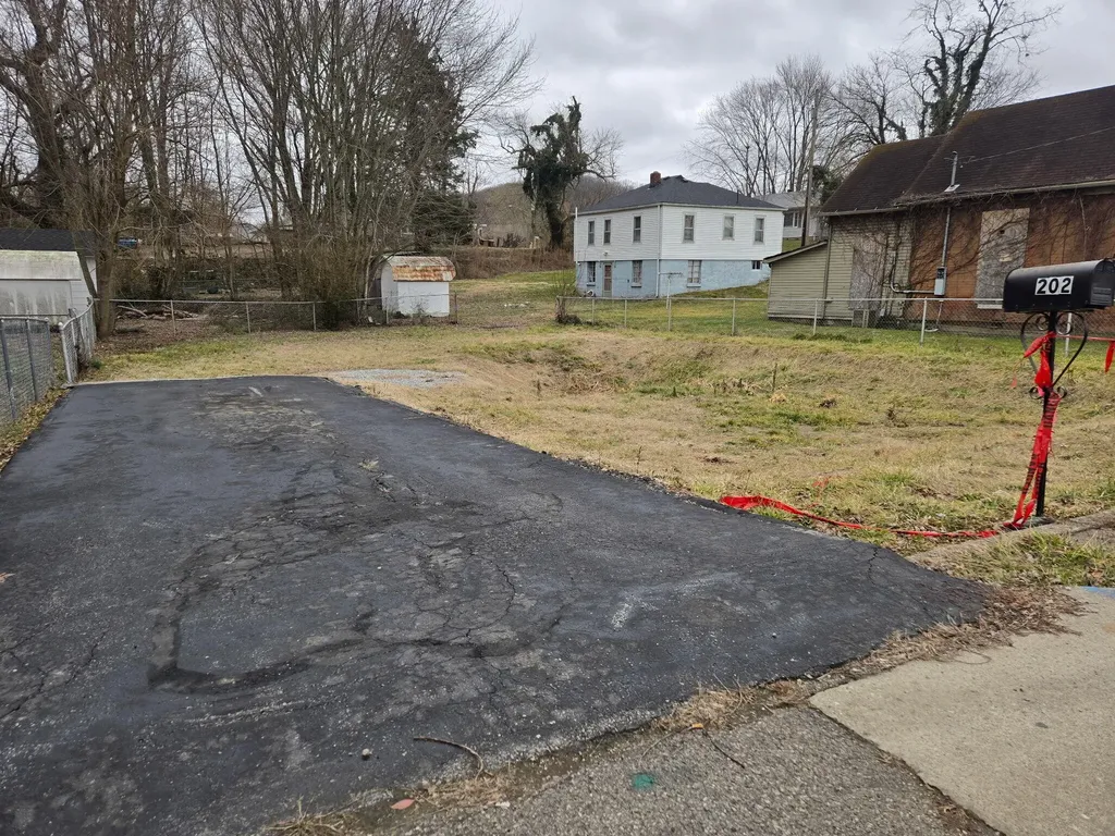 202 Eckstein Street Somerset KY 42501