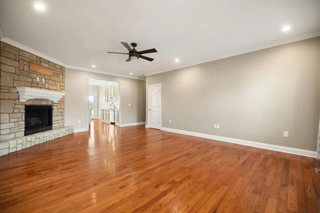 130 Cloyd Drive London KY 40741