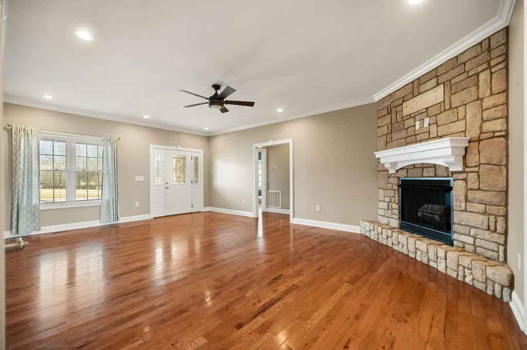 130 Cloyd Drive London KY 40741