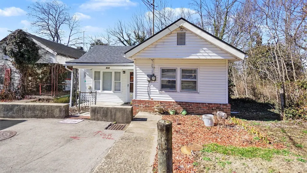 519 Patton Street Paris KY 40361