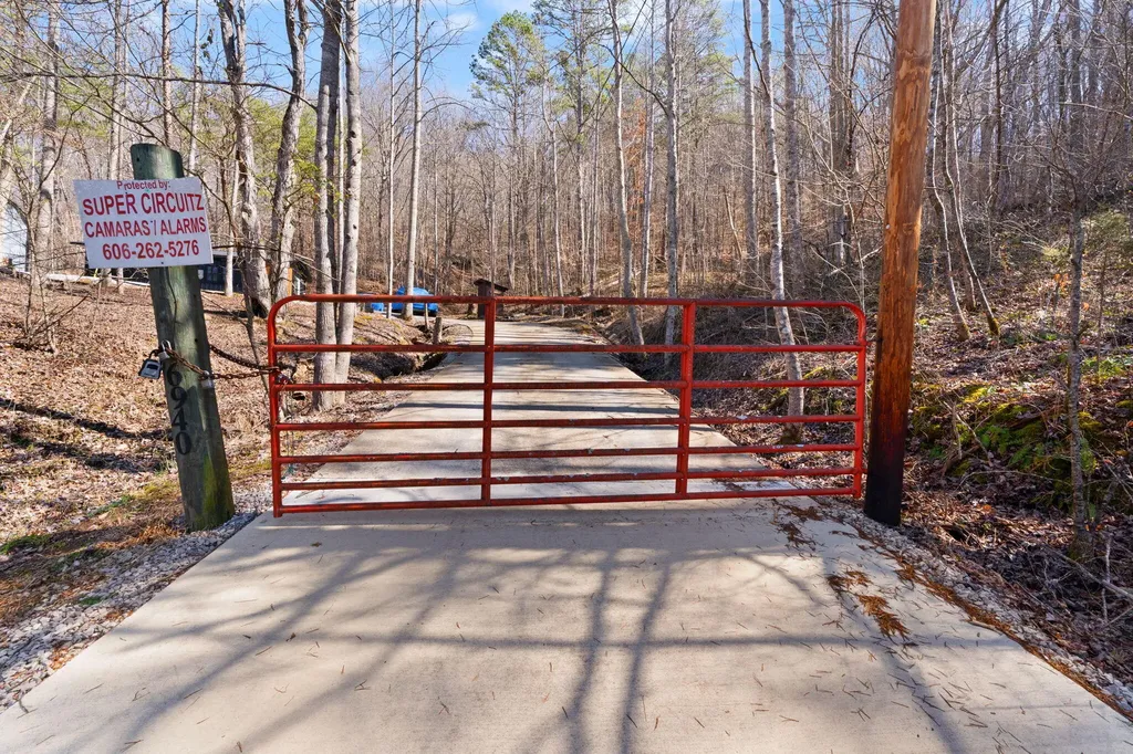 6940 State Highway 229 Barbourville KY 40906
