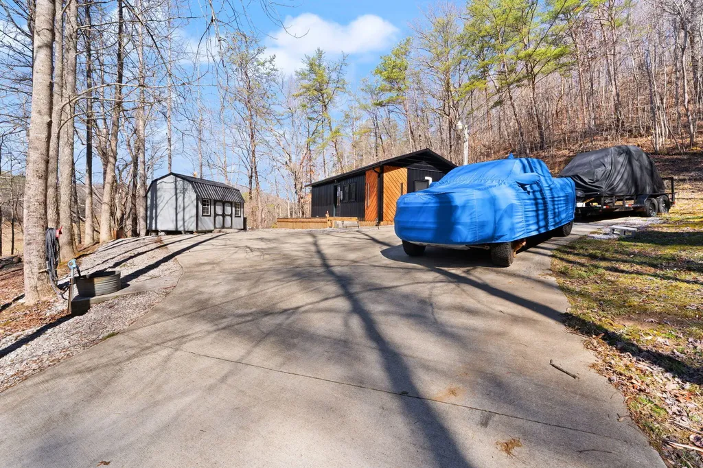 6940 State Highway 229 Barbourville KY 40906