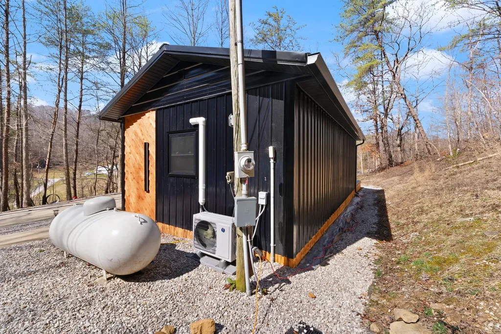 6940 State Highway 229 Barbourville KY 40906
