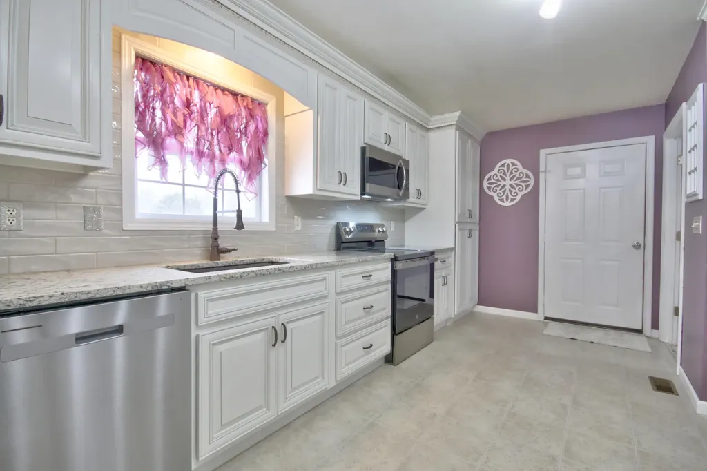 28 Lakepointe Drive Corbin KY 40701