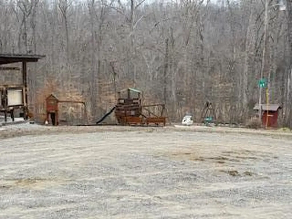 102 Fifth Jasper Road Burnside KY 42519