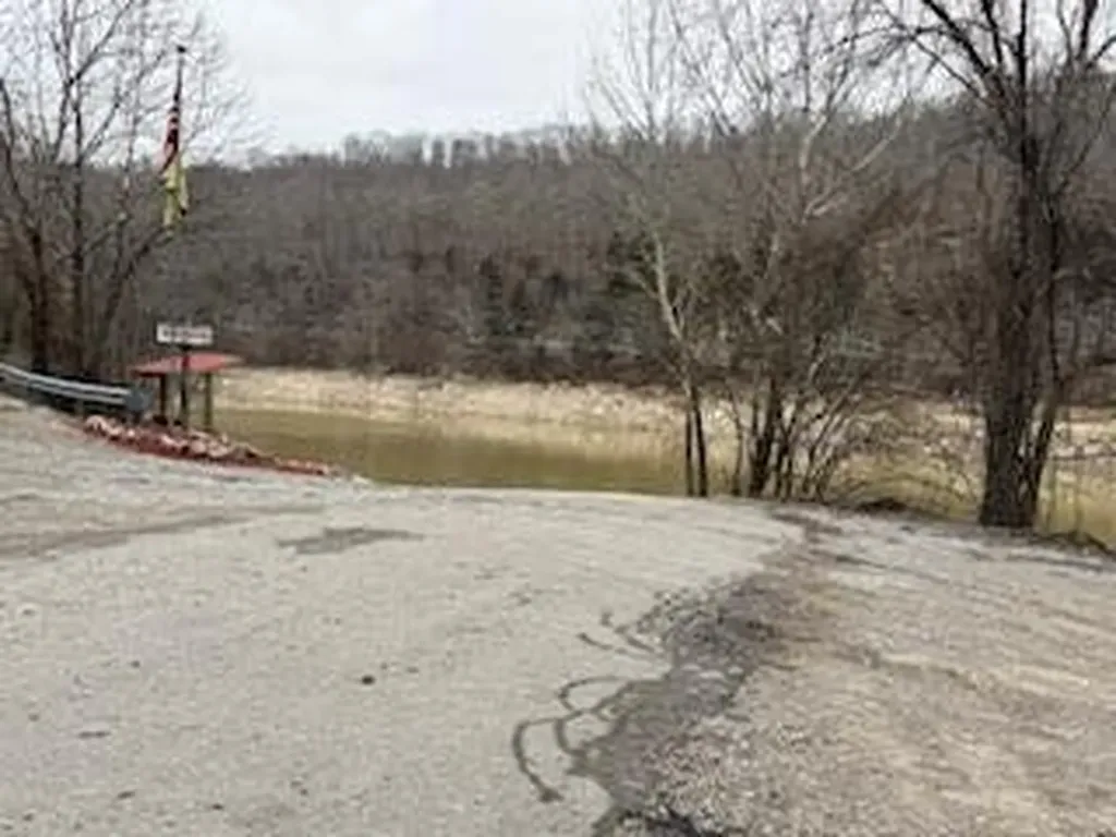 102 Fifth Jasper Road Burnside KY 42519