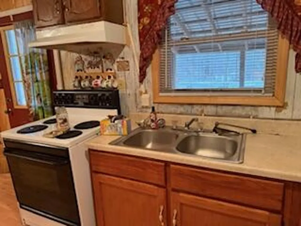 102 Fifth Jasper Road Burnside KY 42519