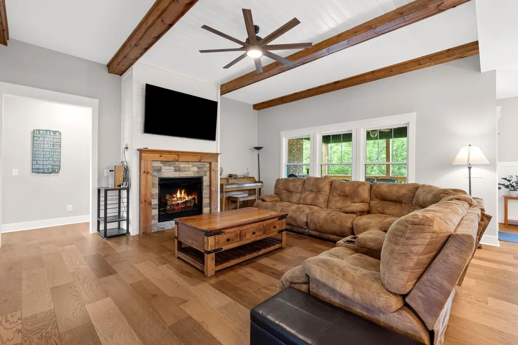 125 Hickory Meadows Drive Richmond KY 40475